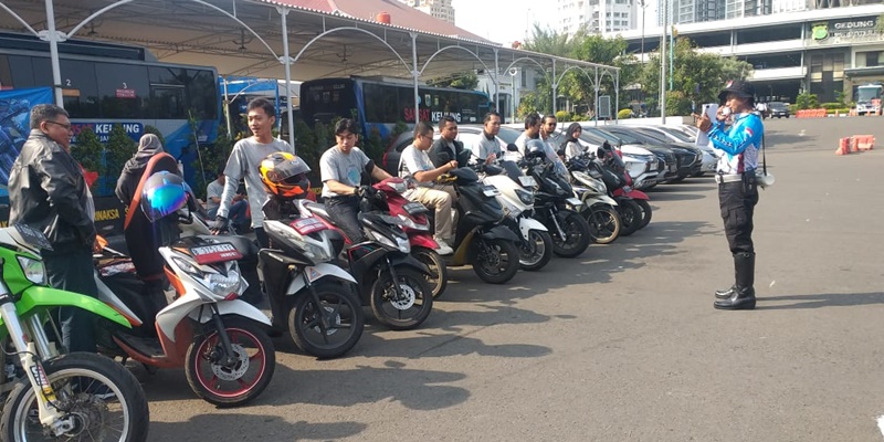 Gelar Safety Riding Training, R17 Group Diapresiasi Polda Metro Jaya